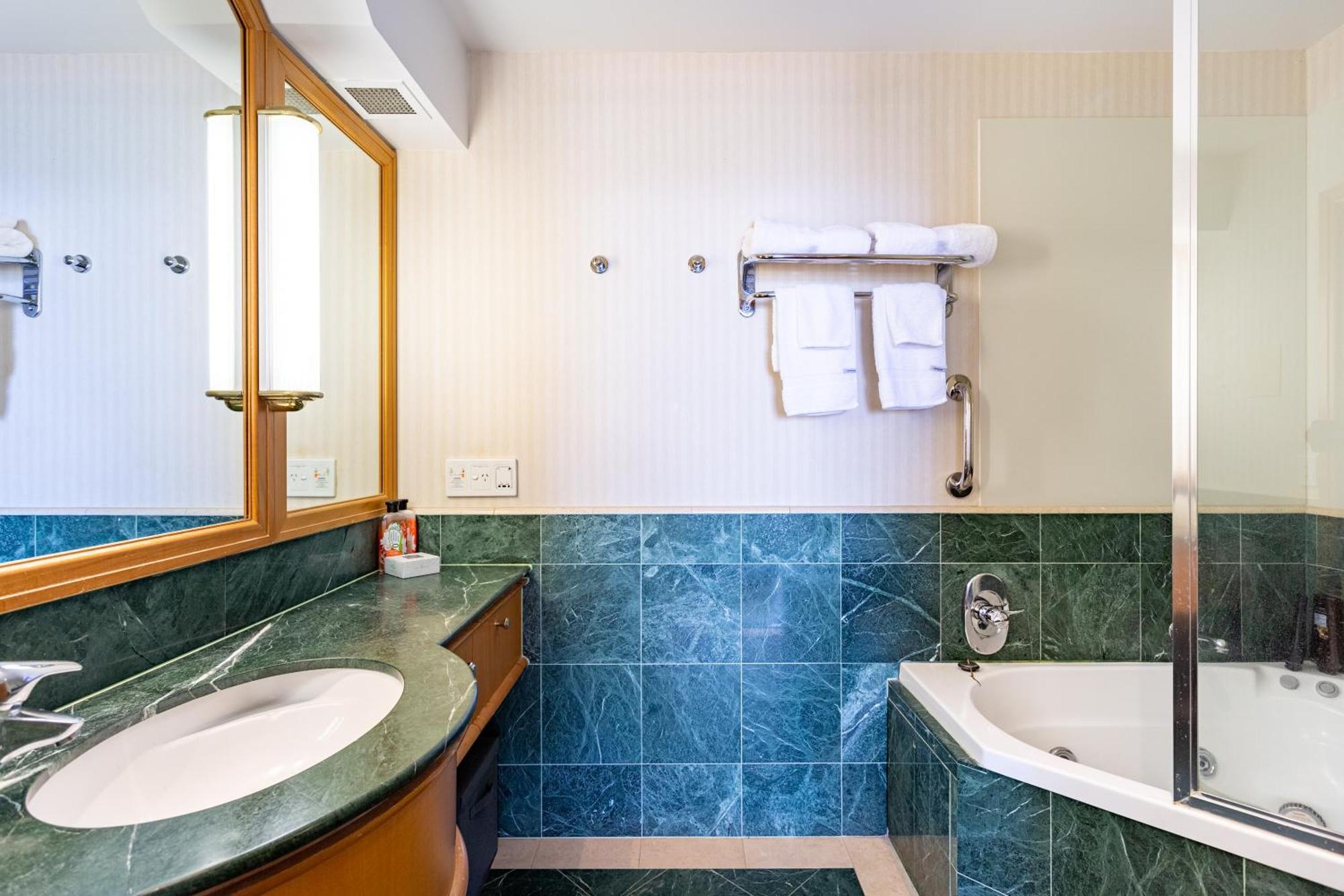 Luxury Privately Owned Ocean View Studio Apartments At O4Ks Gold Tower Gold Coast Eksteriør bilde